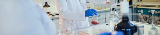 Rehuarvojen tutkiminen laboratoriossa