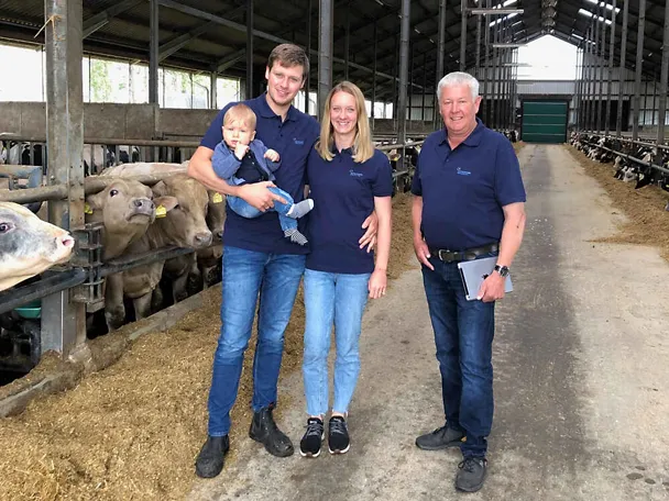 Betriebsleiterfamilie Hagen mit Johannes Röttgers